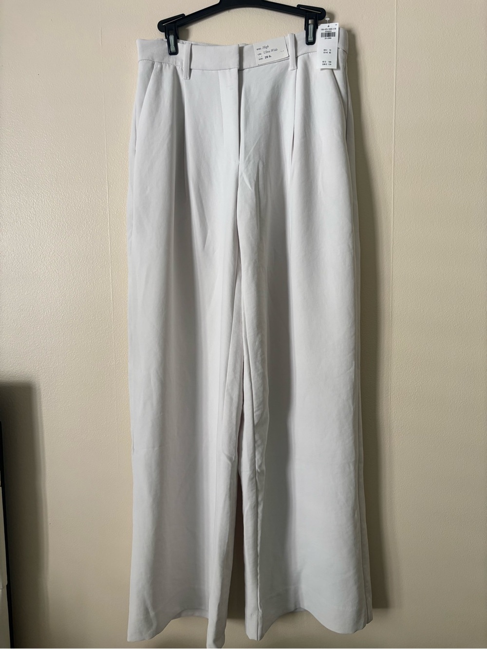 A&F Ultra Wide Leg High Rise Trousers